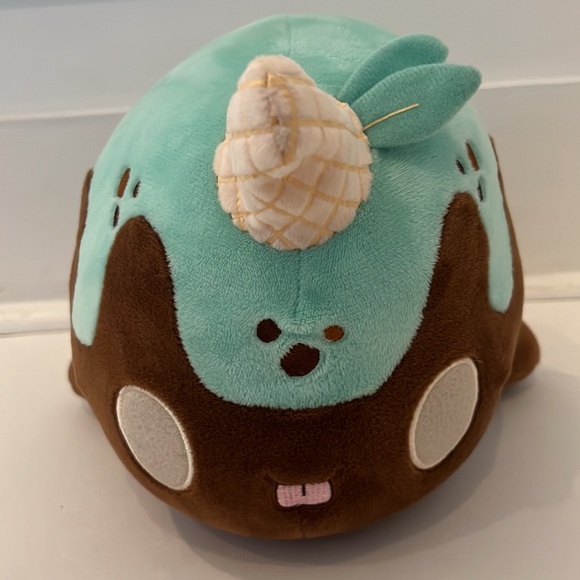Tasty Peach Studion Mint Chocolate Chip Nomwhal plush - Picture 2 of 8